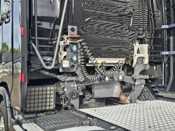 S520 V8 4x2 / FULL AIR / RETARDER / PARKING COOLER